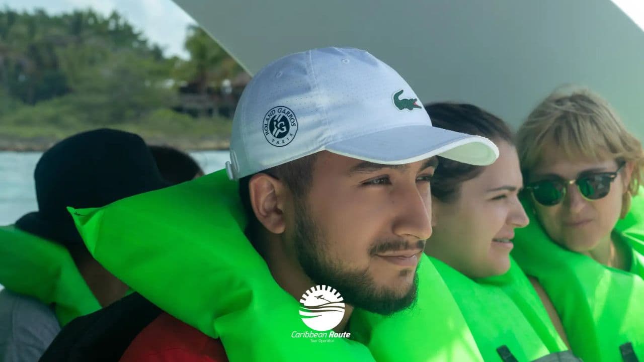 Z Punta Cana: Celodenní výlet na ostrov Saona — Guided tour and outdoor activity