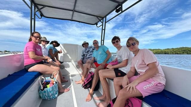 From Puntarenas: Isla Tortuga Full-Day All included tour — Guided tour and outdoor activity
