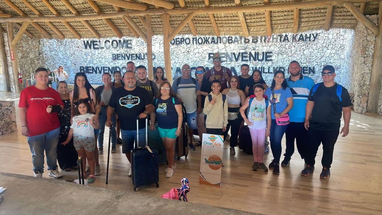Private Transfer from SDQ to Dreams Macao — Guided tour and outdoor activity