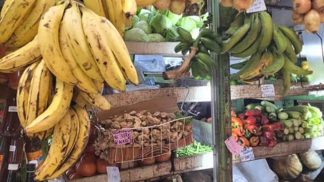 San Jose: Food Tour at the Central Market — Guided tour and outdoor activity