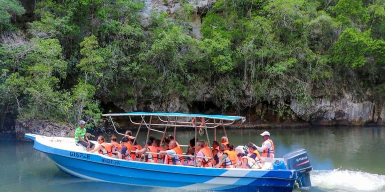 Punta Canából: Los Haitises és Redonda hegyi egynapos kirándulás — Guided tour and outdoor activity