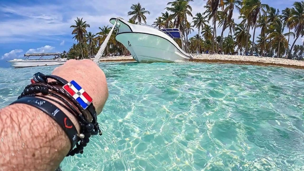 Saona-Inseltour: Katamaran und Schnellboot – alles inklusive — Guided tour and outdoor activity
