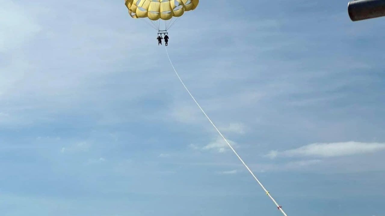 Punta Cana: 3-Hour Parasailing Tour — Guided tour and outdoor activity