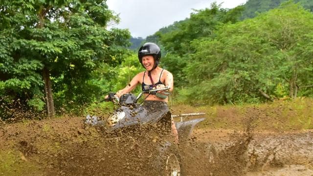 Jaco Beach: Zip-Line- und ATV-Abenteuer-Kombitour — Guided tour and outdoor activity