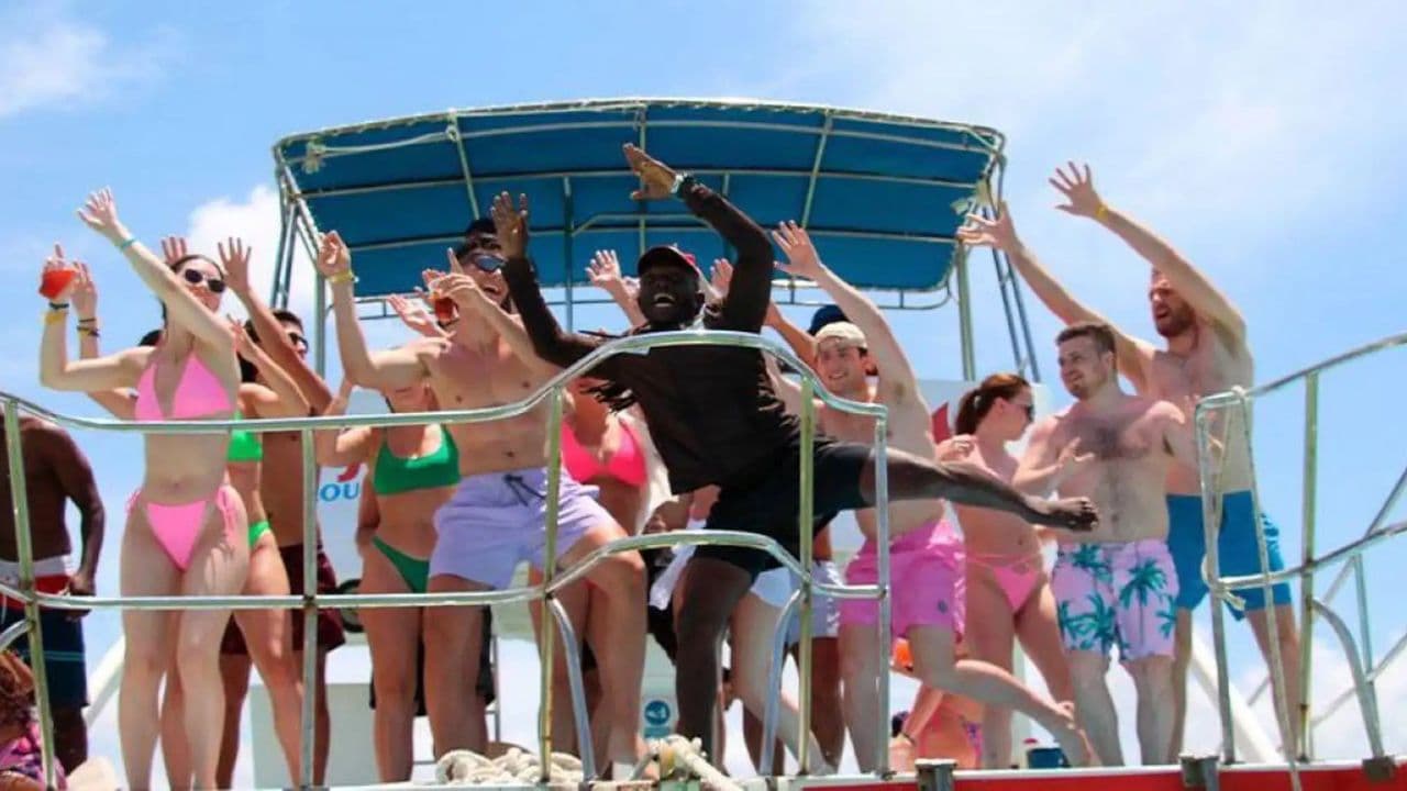 Punta Cana: Jelouma Party Boat with Round-Trip Transfers2 — Guided tour and outdoor activity
