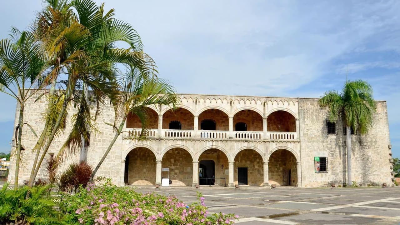 Punta Cana: Tour to Santo Domingo with lunch — Guided tour and outdoor activity