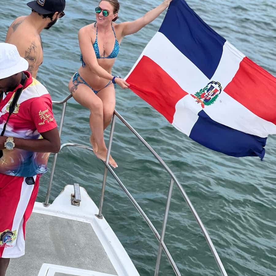 Punta Cana: All Inclusive Party Boat with Music & Snorkeling — Guided tour and outdoor activity