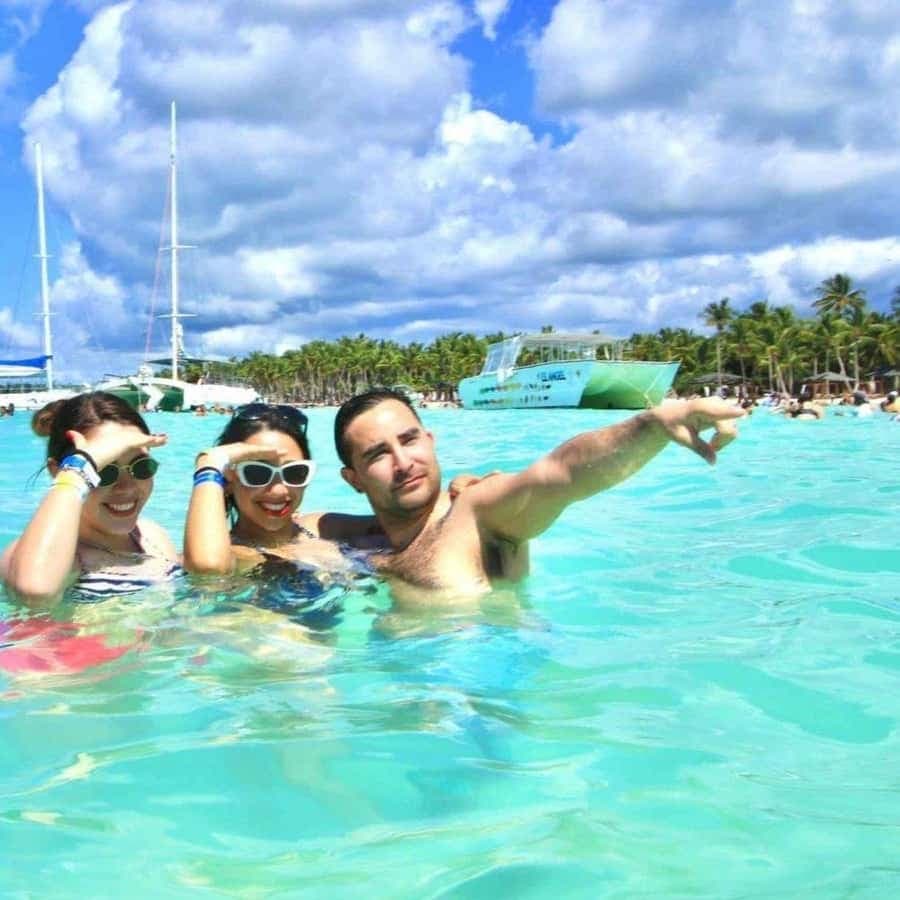 Punta Cana: Saona Island Speedboat and Catamaran Tour — Guided tour and outdoor activity
