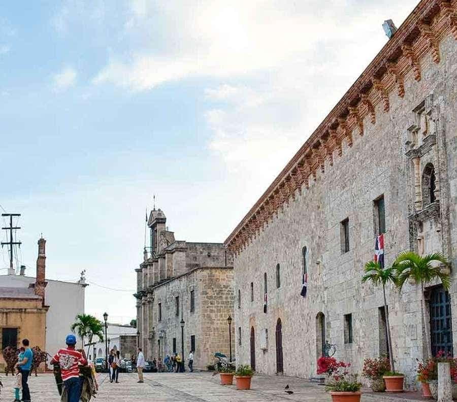 From Punta Cana: Santo Domingo Full-Day Tour with Lunch — Guided tour and outdoor activity