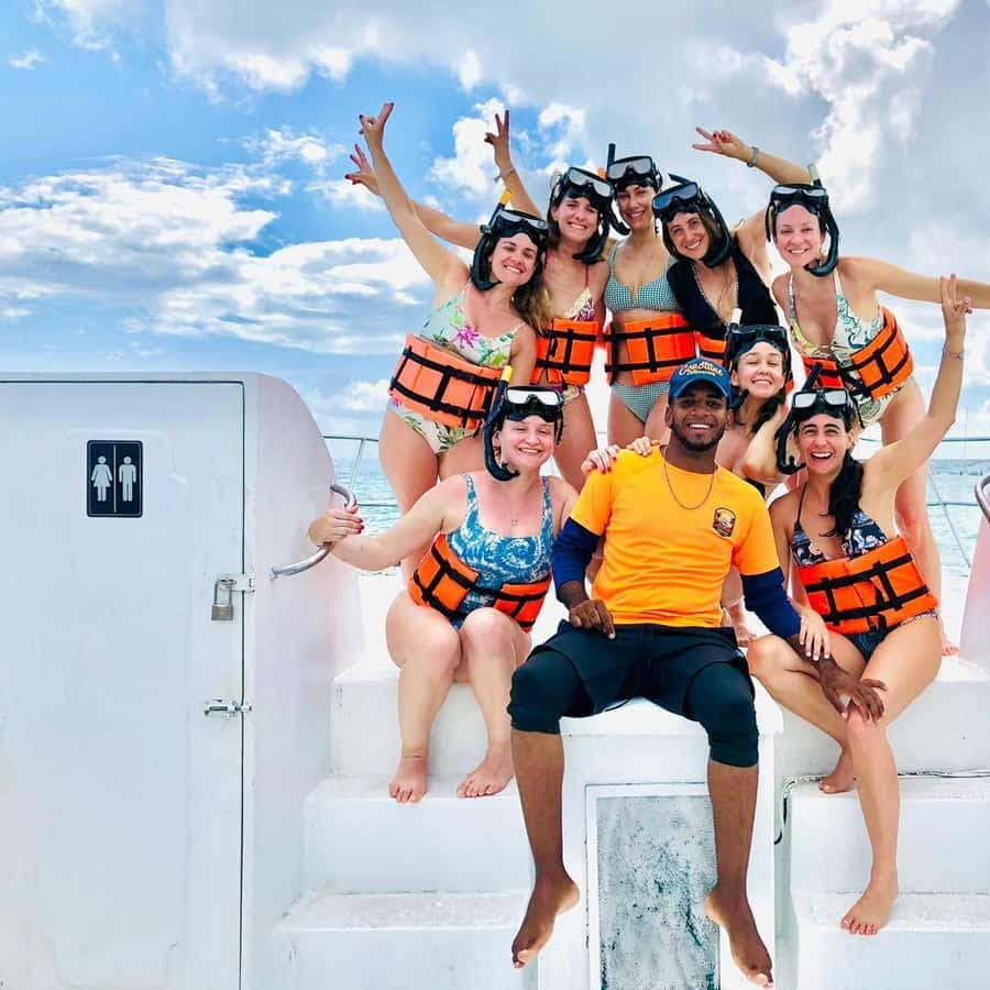 Punta Cana: Private Party Boat Cruise with Drinks and Snacks — Guided tour and outdoor activity