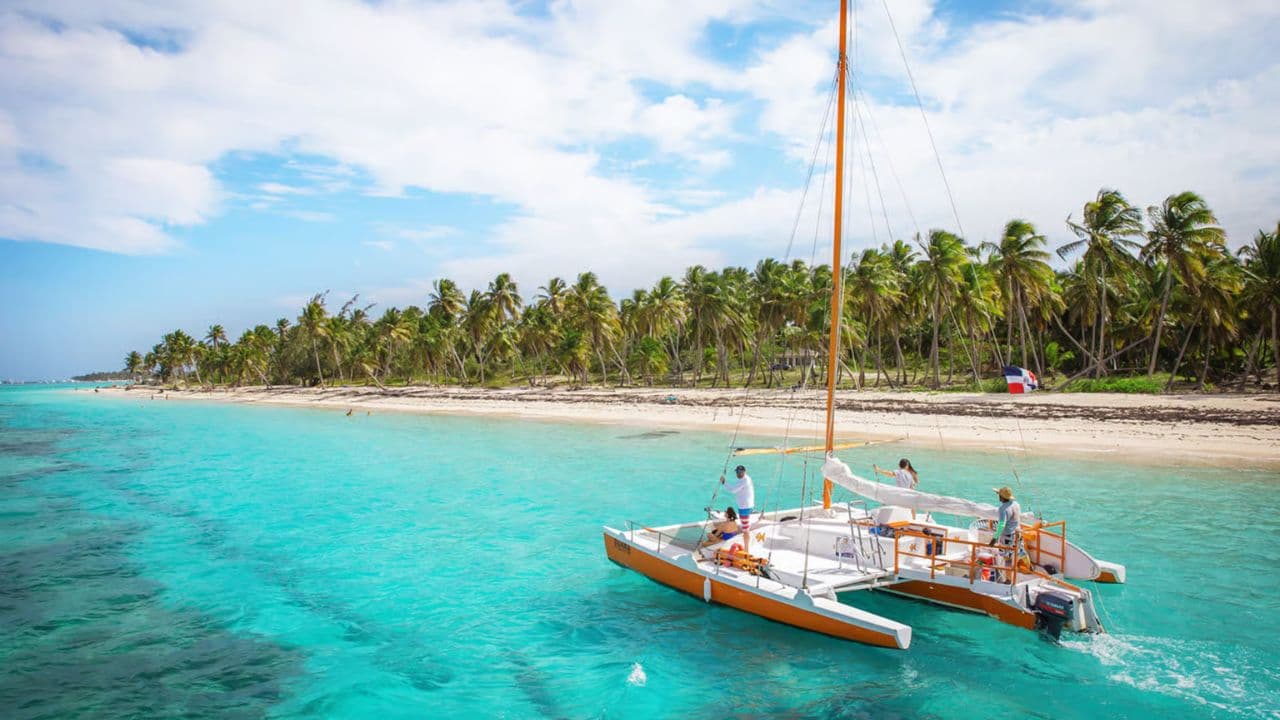 Punta Cana: Catamaran Tour to Saona Island All Inclusive — Guided tour and outdoor activity