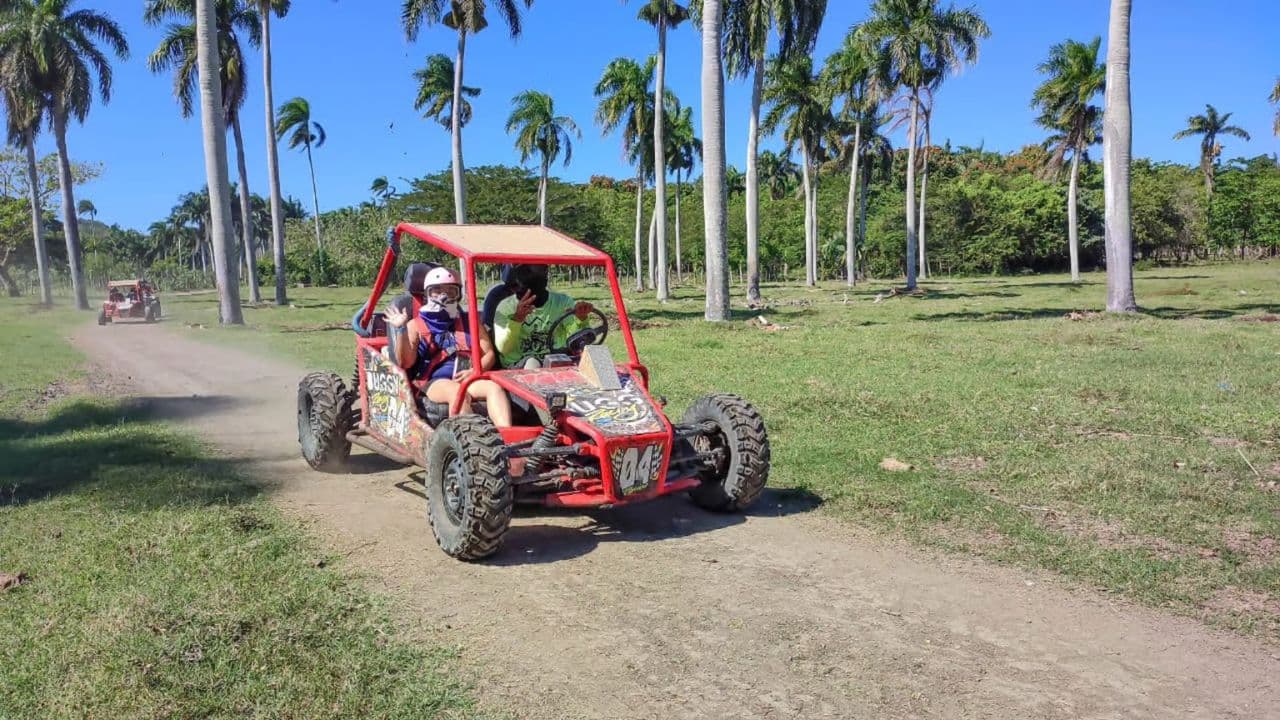 Amber Cove - Zátoka Taino 4 Seaters Super Buggy Tour — Guided tour and outdoor activity