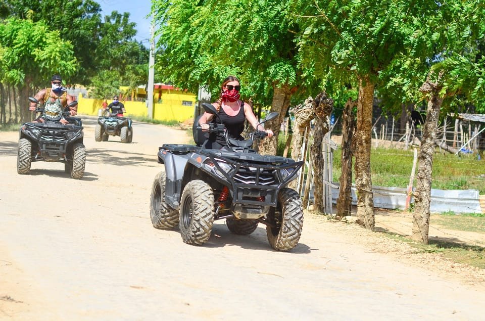 Dobrodružství na čtyřkolkách 4x4 v Punta Caně