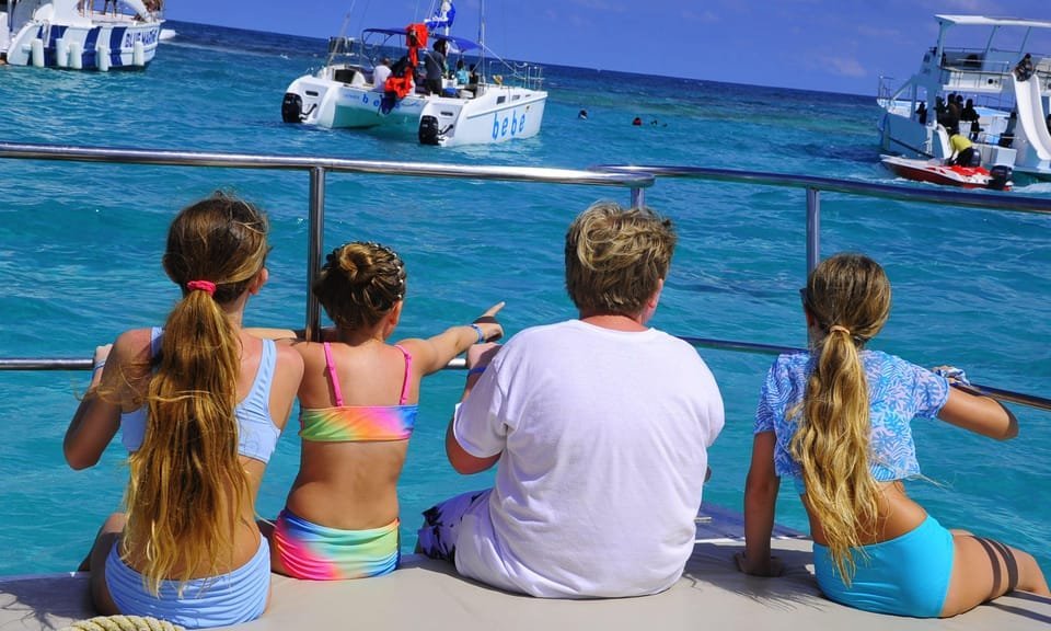 Punta Cana: Catamaran Tour with Open Bar and Reef Snorkeling - Bild 2