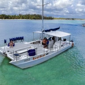 Catamarano privato a Punta Cana (gruppo medio)