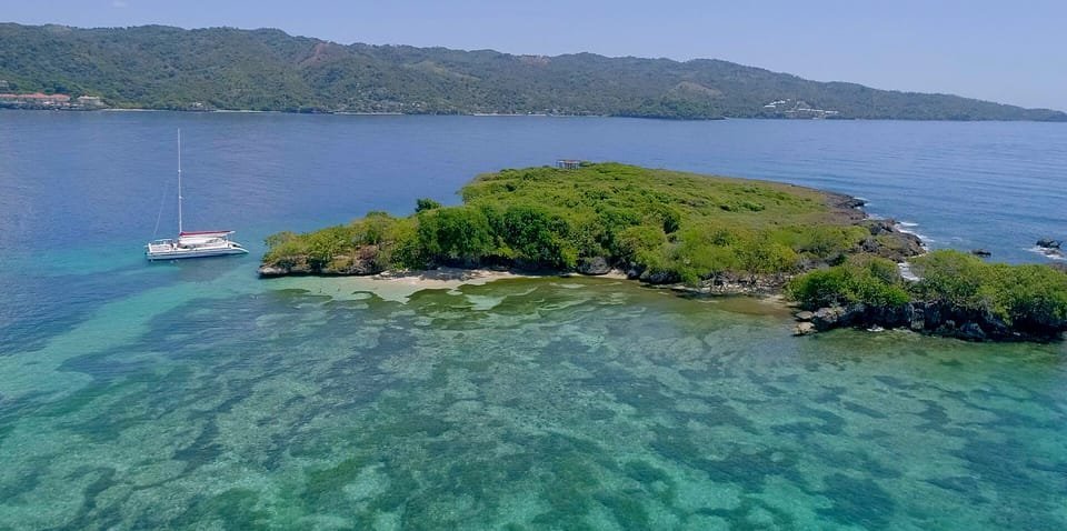 Samaná: Catamaran Boat Tour with Snorkeling and Lunch - Bild 7