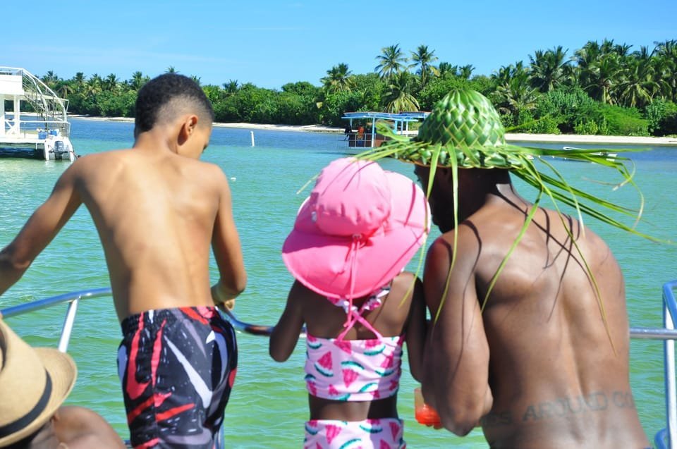 Punta Cana: Catamaran Tour with Open Bar and Reef Snorkeling - Bild 7
