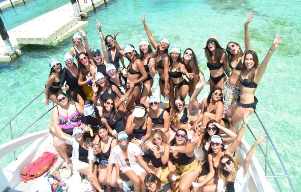 Exclusive Party Yacht Snorkeling, Natural Pool Book Now - Bild 9