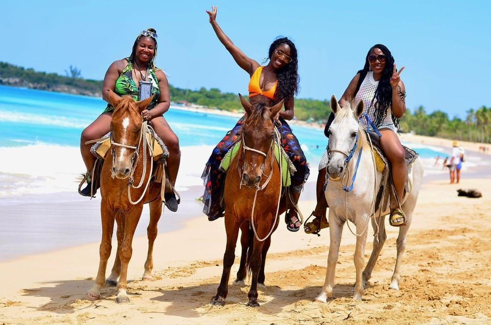 Punta Cana: Jízda na koni na pláži s vyzvednutím