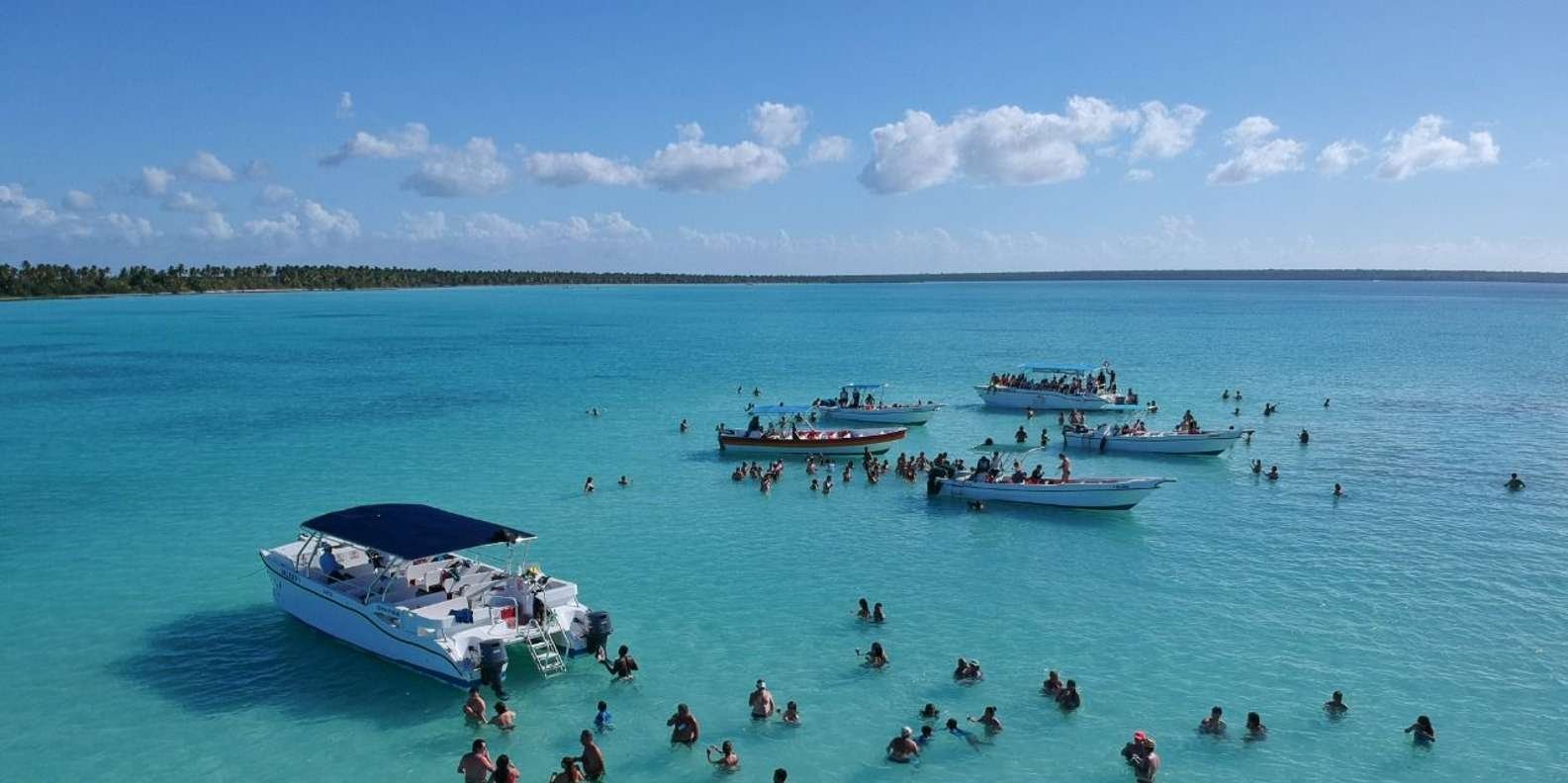 Saona Island Tour: Catamaran & Speedboat - All Inclusive - Immagine 3