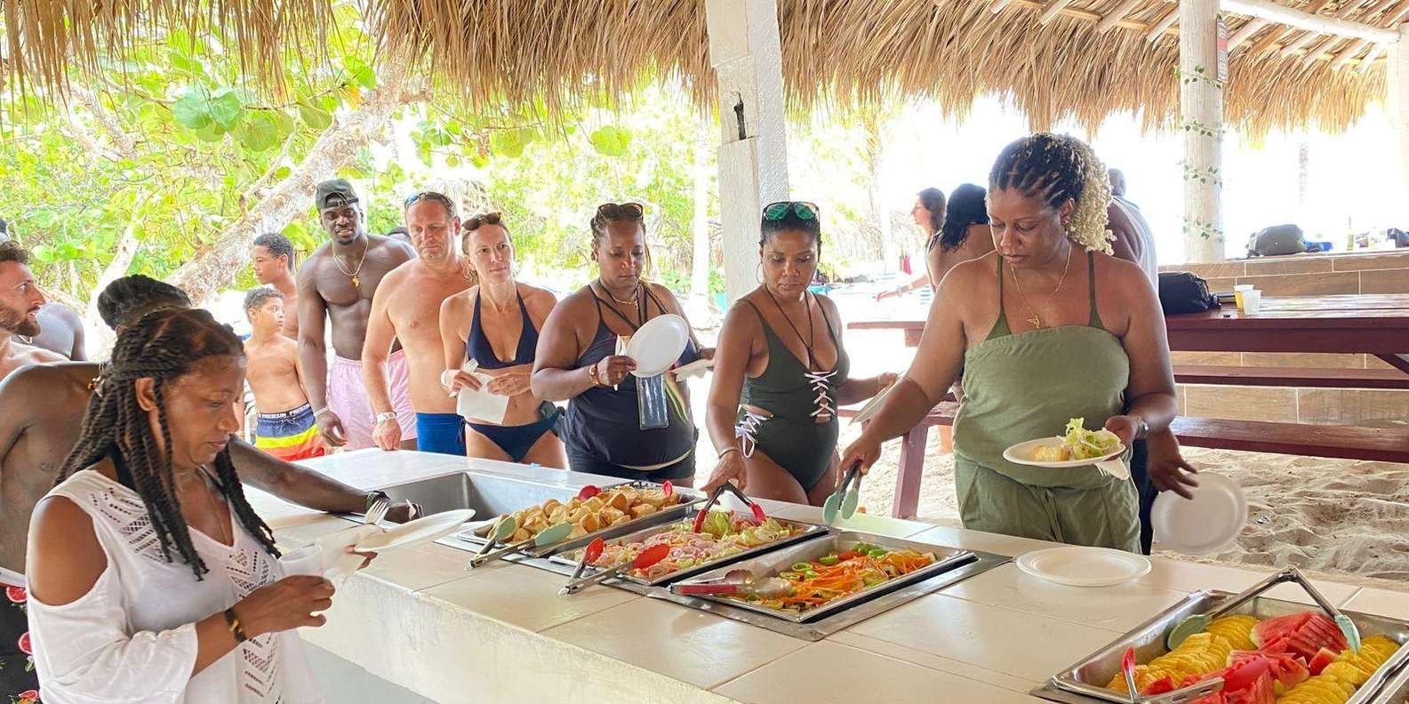 Punta Cana: Catalina Island Private Day Trip with Snorkeling - Immagine 8